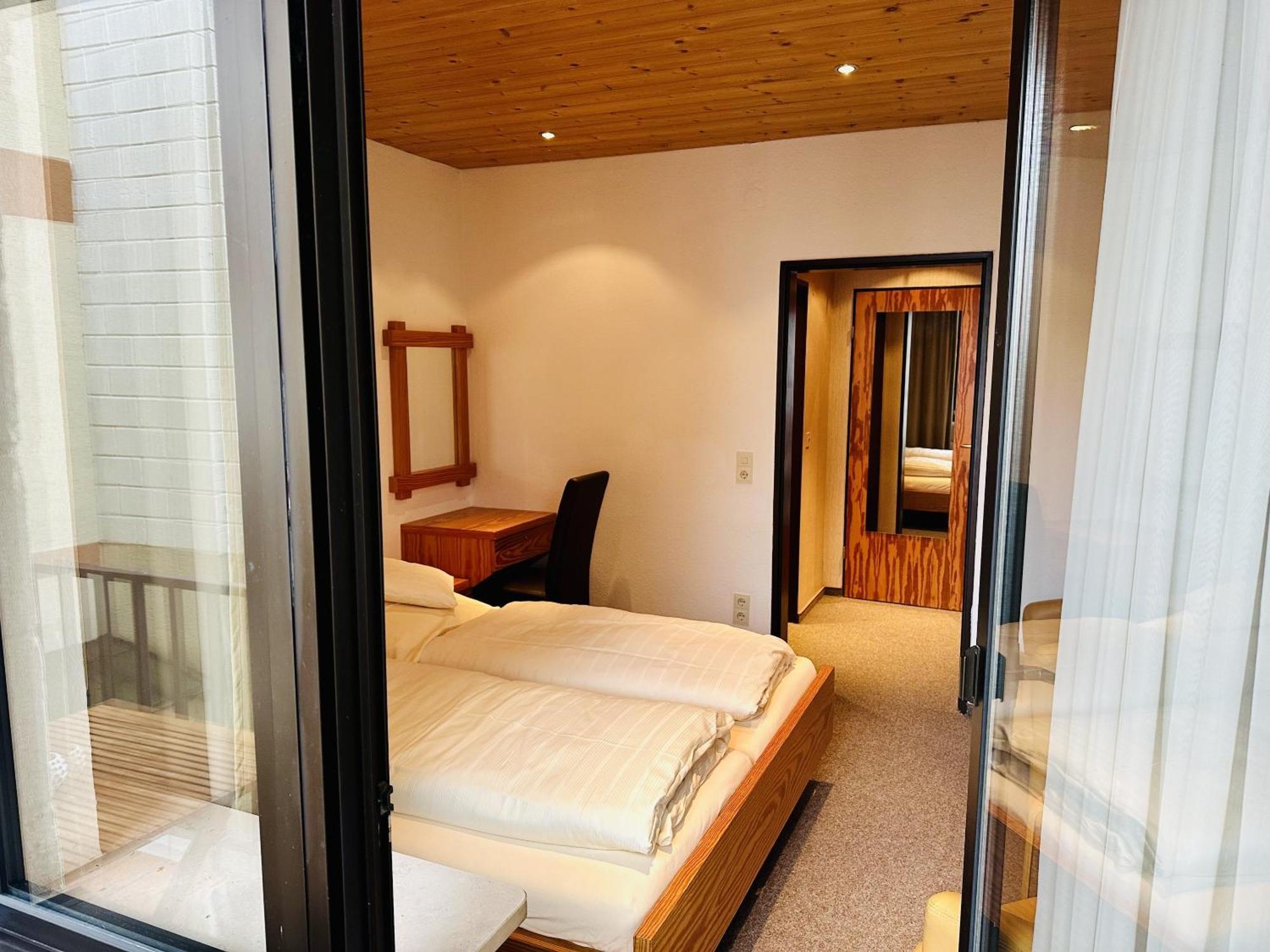 Hotel Weingut Dehren Еленц-Полтерсдорф Стая снимка