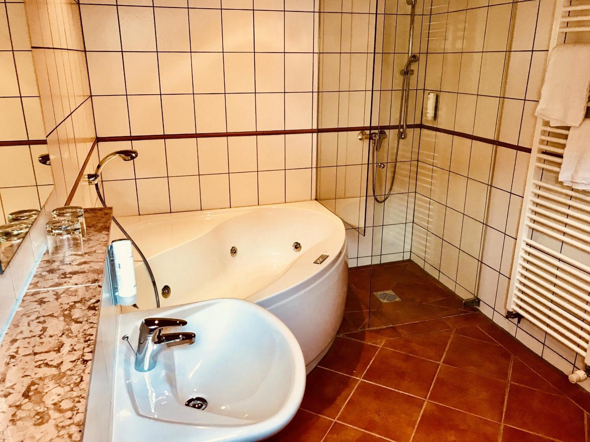 Hotel Weingut Dehren Еленц-Полтерсдорф Стая снимка